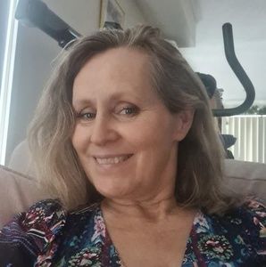 Meet your Posher, Debbie